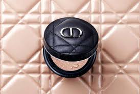  Diorskin Forever Cushion Dior Mania Gold Edition